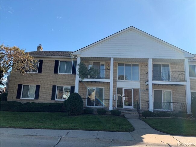 property at 37098 Camelot Dr