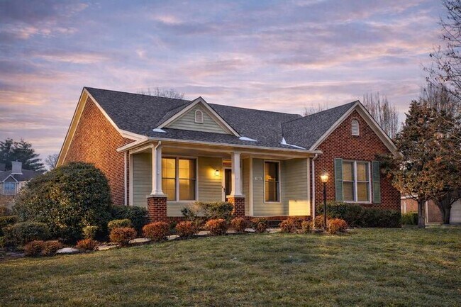 property at 702 Mt Vernon Dr