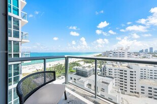 2301 Collins Ave in Miami Beach, FL - Building Photo