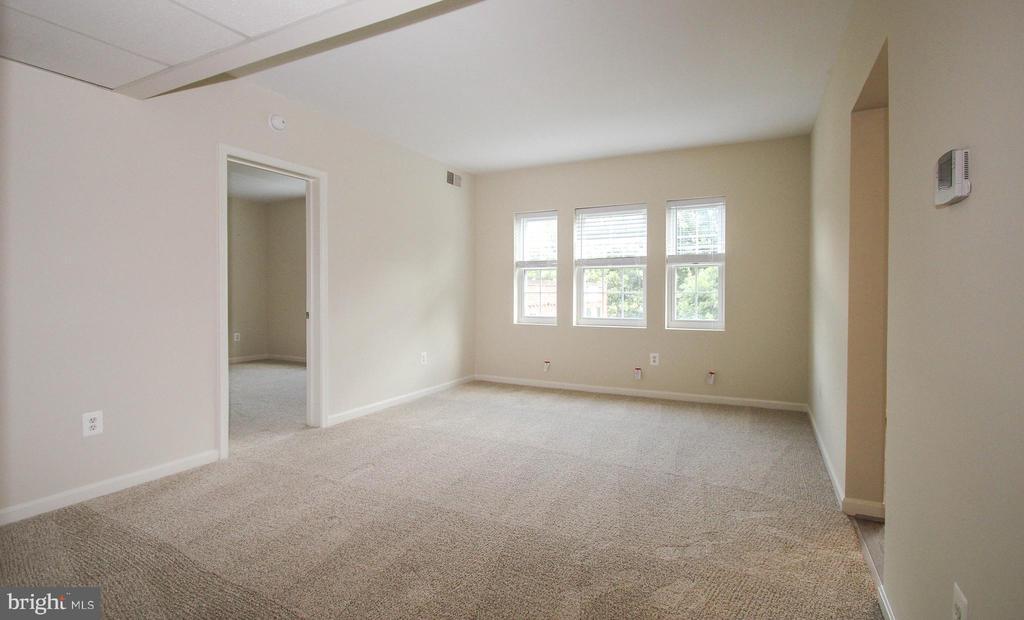 1911 Key Blvd-Unit -565 in Arlington, VA - Building Photo