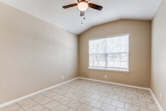 8402 Hudson Holw in San Antonio, TX - Building Photo - Building Photo