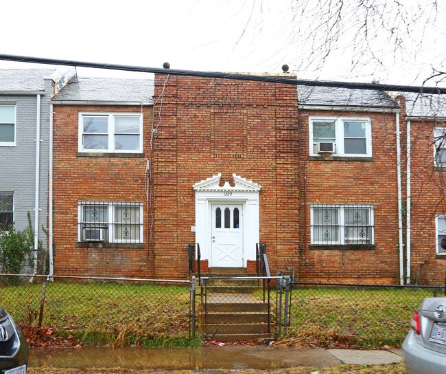 1229 Raum St NE in Washington, DC - Building Photo - Building Photo