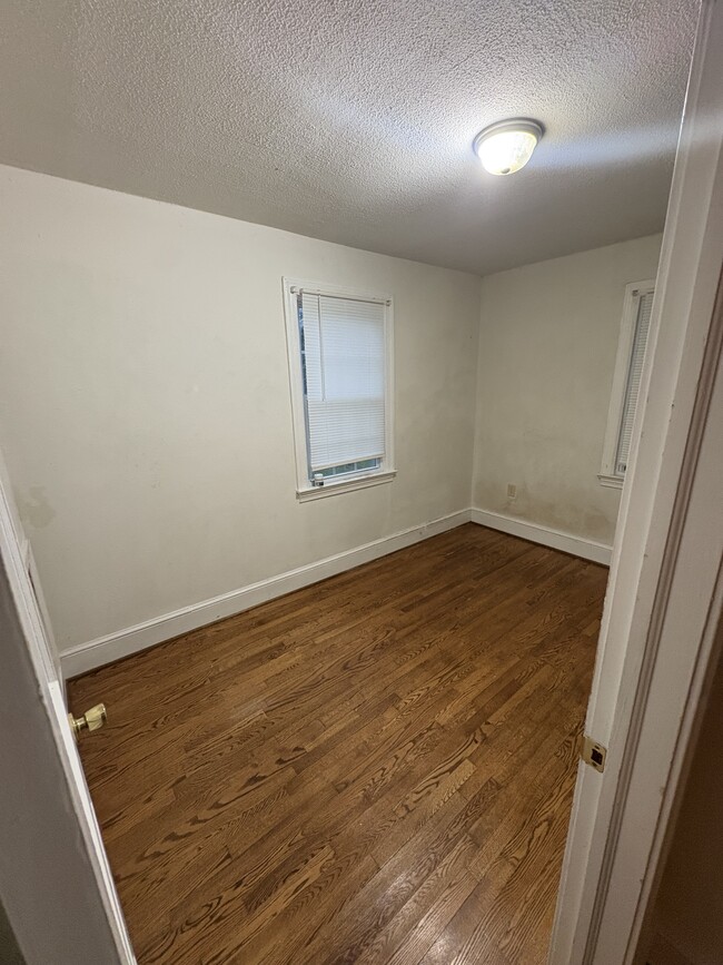 1837 Oakland St in Petersburg, VA - Building Photo - Building Photo