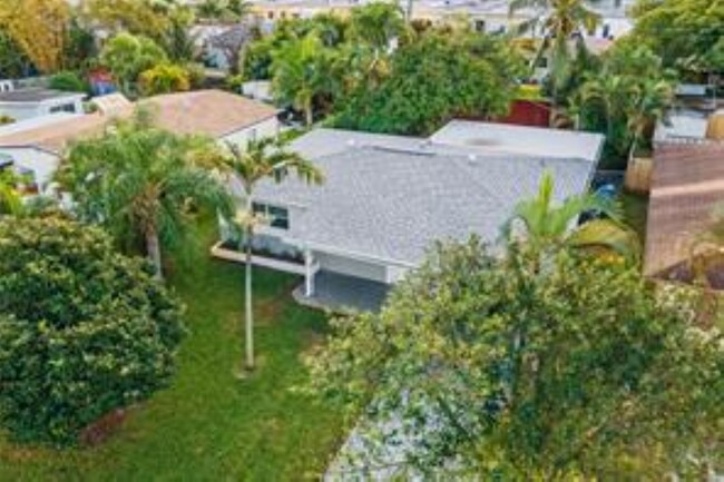 50 NE 45th Ct in Oakland Park, FL - Building Photo - Building Photo