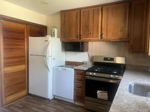 5 Brighton Pl in Hicksville, NY - Building Photo - Building Photo