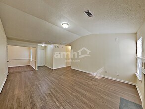 271 Village Dr in Mcdonough, GA - Building Photo - Building Photo