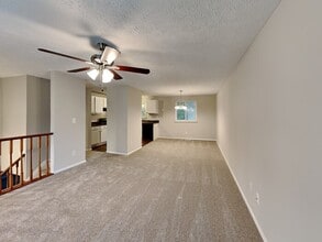 4784 White Oak Trail in Stone Mountain, GA - Building Photo - Building Photo