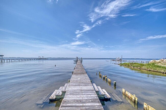 property at 4811 Soundside Dr