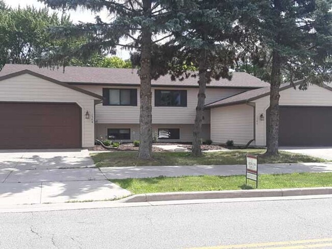 property at 1534 S Nicolet Rd