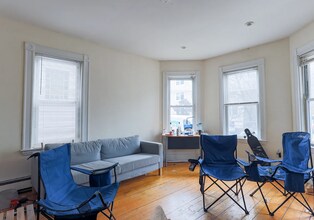 70 Calumet St, Unit 1 in Boston, MA - Foto de edificio - Building Photo