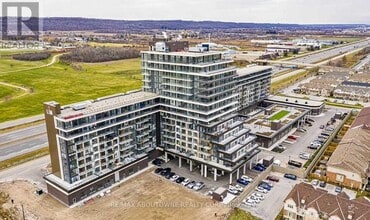 550-550 N Service Rd in Grimsby, ON - Building Photo - Building Photo