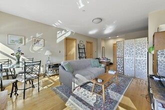 42 Beach St in Boston, MA - Building Photo - Building Photo