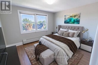 143 Westchester Crescent in St Catharines, ON - Building Photo - Building Photo