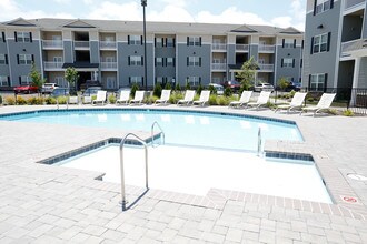 Parkside at Charles Street in Newport News, VA - Foto de edificio - Building Photo