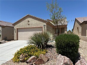7453 Crested Quail St in North Las Vegas, NV - Building Photo - Building Photo