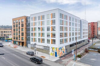 The Warren Apartments in Spokane, WA - Building Photo - Building Photo