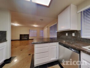 863 Pike Dr in Hemet, CA - Building Photo - Building Photo