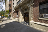 247-253 W 71st St in New York, NY - Foto de edificio - Building Photo