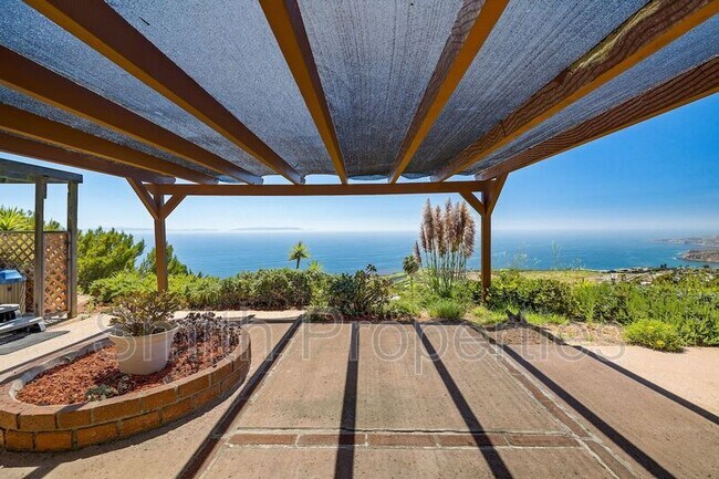 3418 Seaglen Dr in Rancho Palos Verdes, CA - Building Photo - Building Photo