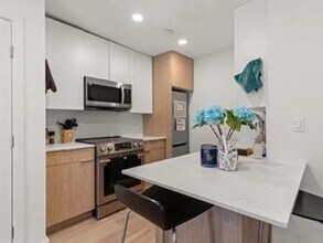 11-A Parker Hill Ave in Boston, MA - Building Photo - Building Photo