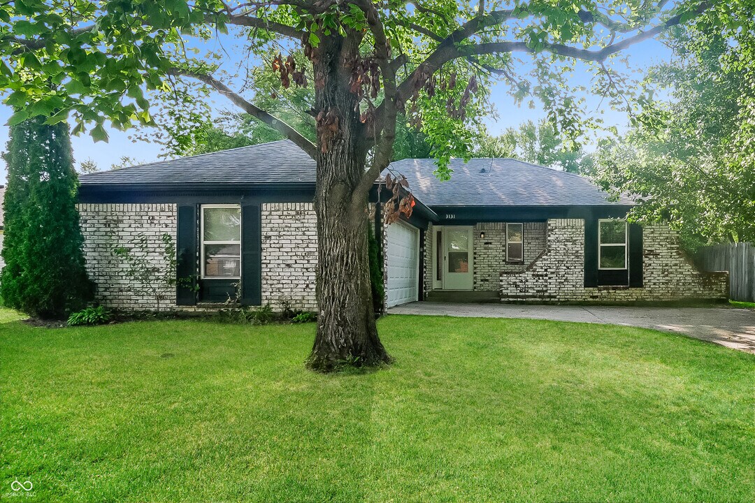 3131 Acoma Dr in Indianapolis, IN - Building Photo