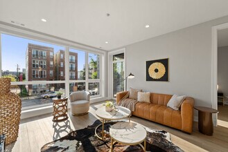 2344 W Polk St in Chicago, IL - Building Photo - Building Photo