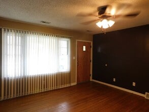 702 S Edwards St in Wichita, KS - Building Photo - Building Photo