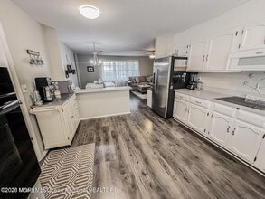 27C Cambridge Cir in Manchester Township, NJ - Building Photo - Building Photo