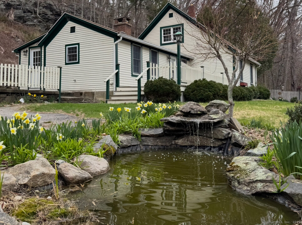 85 Old Salem Rd in Norwich, CT - Building Photo