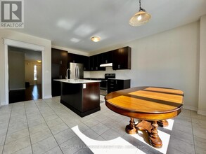 7 Plantain Ln in Richmond Hill, ON - Building Photo - Building Photo