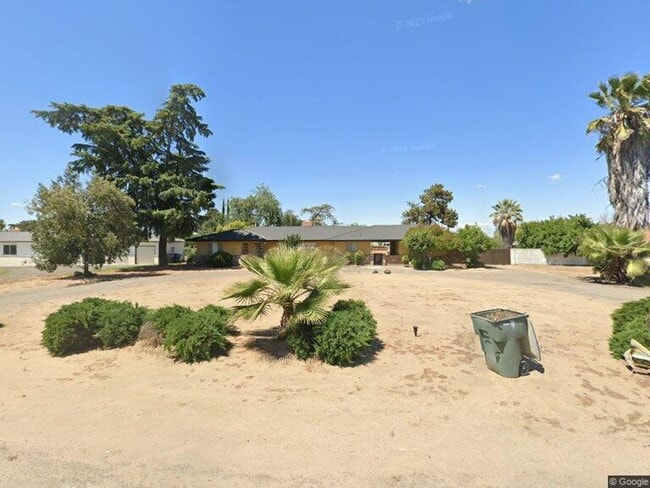 property at 1918 W Kearney Blvd