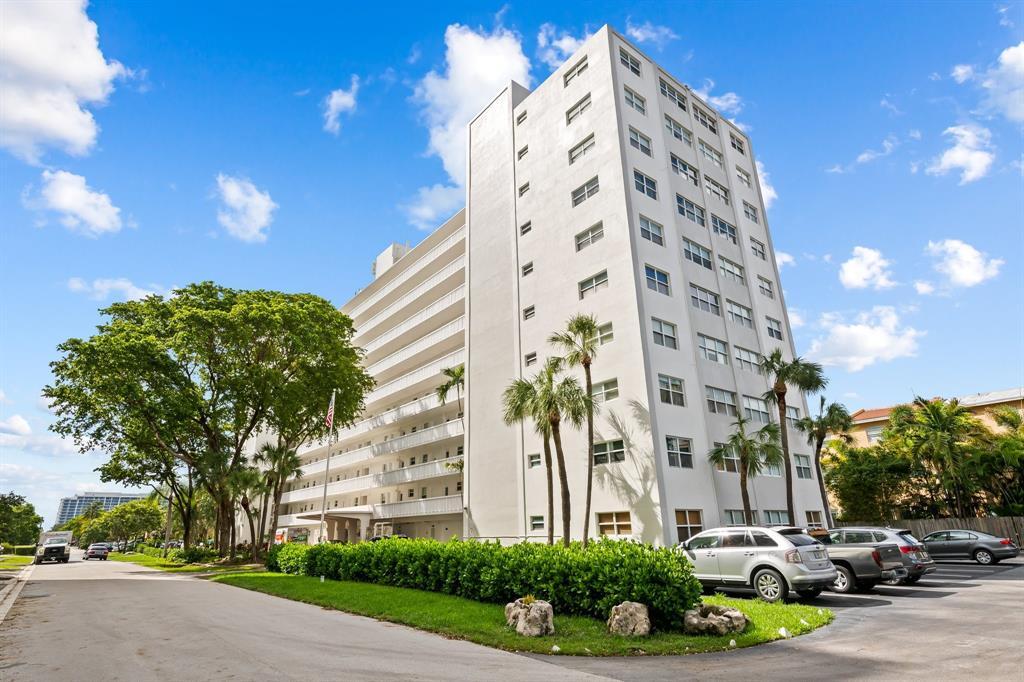 2555 NE 11th St, Unit 706 in Fort Lauderdale, FL - Building Photo