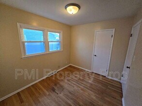 6901 N 42nd St in Milwaukee, WI - Building Photo - Building Photo