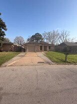 1602 Willow Rock Rd in Houston, TX - Building Photo
