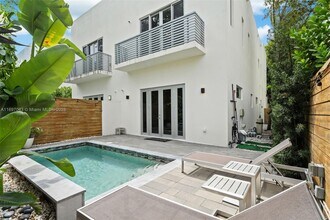 3063 Carter St in Miami, FL - Building Photo - Building Photo