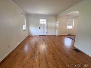 3901 E Galbraith Rd in Cincinnati, OH - Building Photo - Building Photo