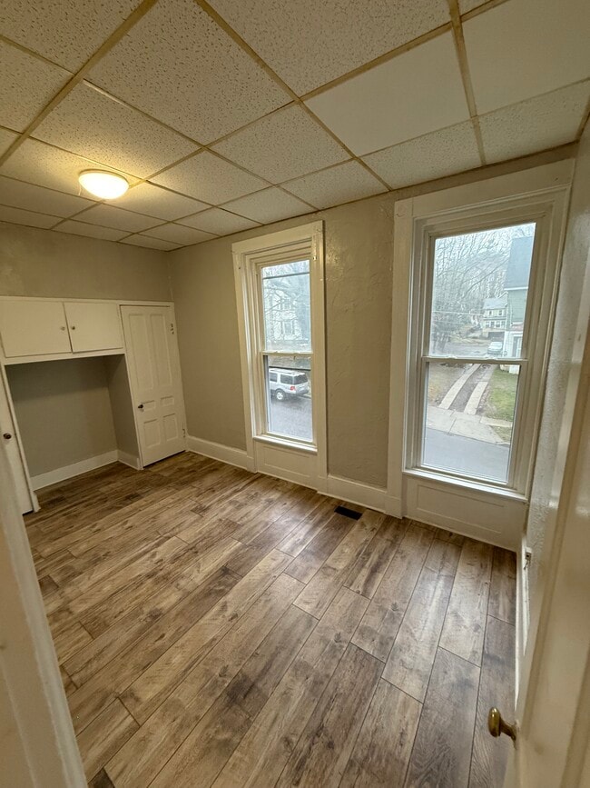 11 Broadhead Ave, Unit 1 in Jamestown, NY - Foto de edificio - Building Photo