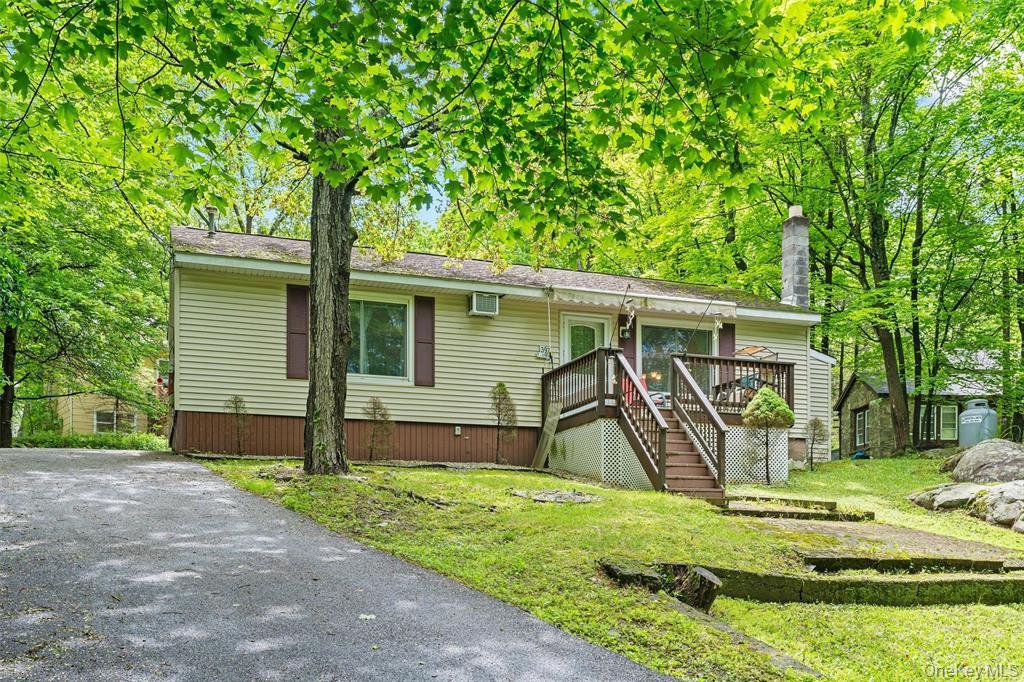 397 Mine Rd in Monroe, NY - Foto de edificio