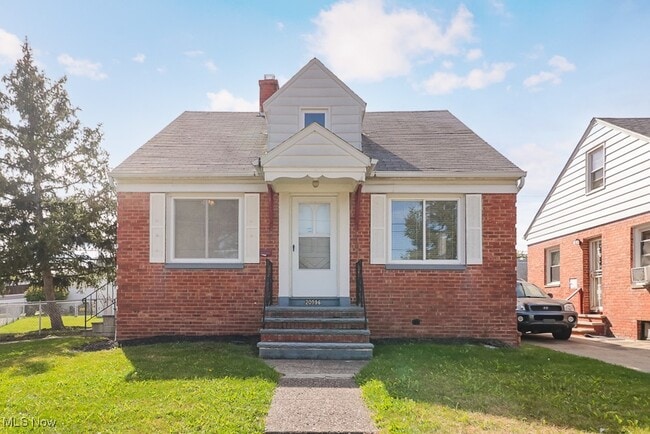 property at 20996 Tracy Ave