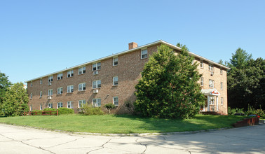 Heritage Estates in Milford, NH - Building Photo - Building Photo