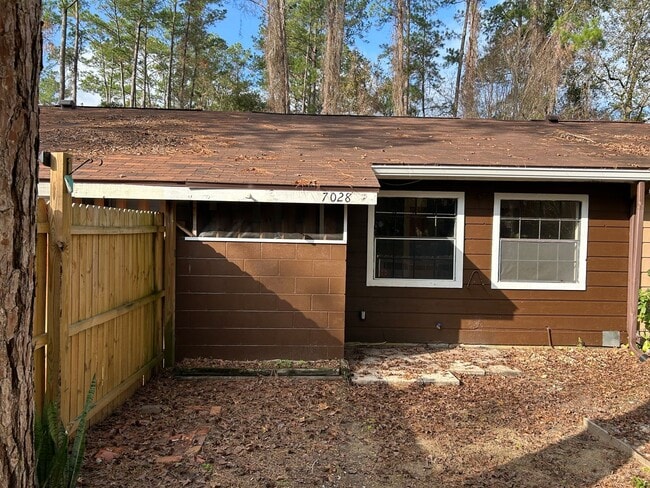 7028 SW 46 Ave in Gainesville, FL - Building Photo - Building Photo