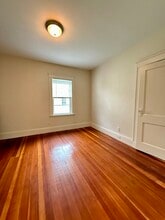 68 Putnam St, Unit 2 in Watertown, MA - Building Photo - Building Photo