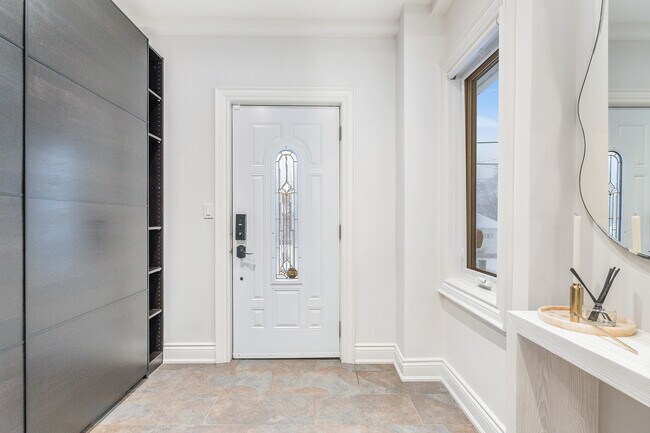 38 Guthrie Ave in Toronto, ON - Building Photo - Building Photo