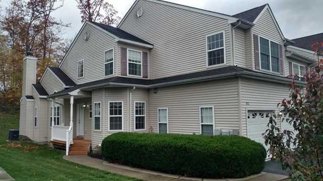 812 Pondview Loop in Wappingers Falls, NY - Building Photo