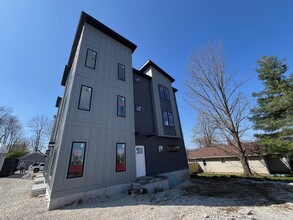 204 E 17th St in Bloomington, IN - Building Photo - Building Photo