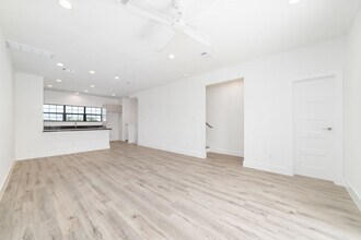 11924 N Hoa Sen Cir in Houston, TX - Building Photo - Building Photo