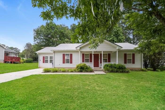 350 Mary Alice Dr in Winder, GA - Building Photo