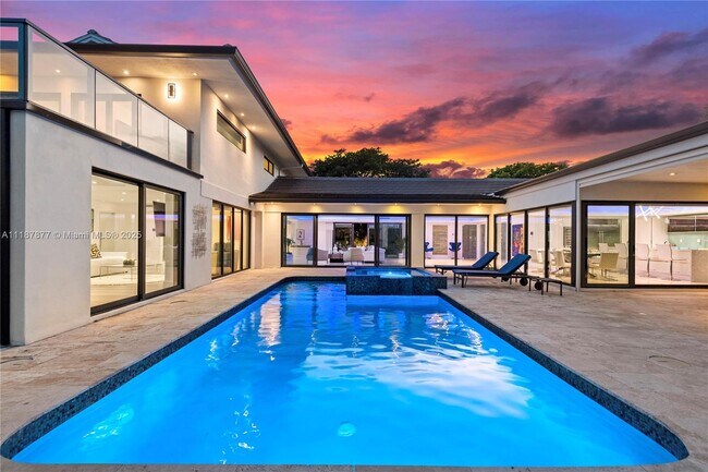 1025 Diplomat Pkwy in Hollywood, FL - Building Photo - Building Photo