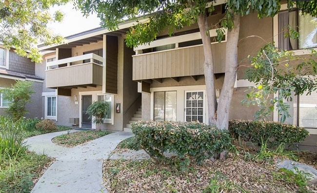 230 Springview in Irvine, CA - Building Photo - Building Photo