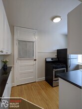 1421 W Hutchinson St, Unit 4222 Clark-2 in Chicago, IL - Building Photo - Building Photo